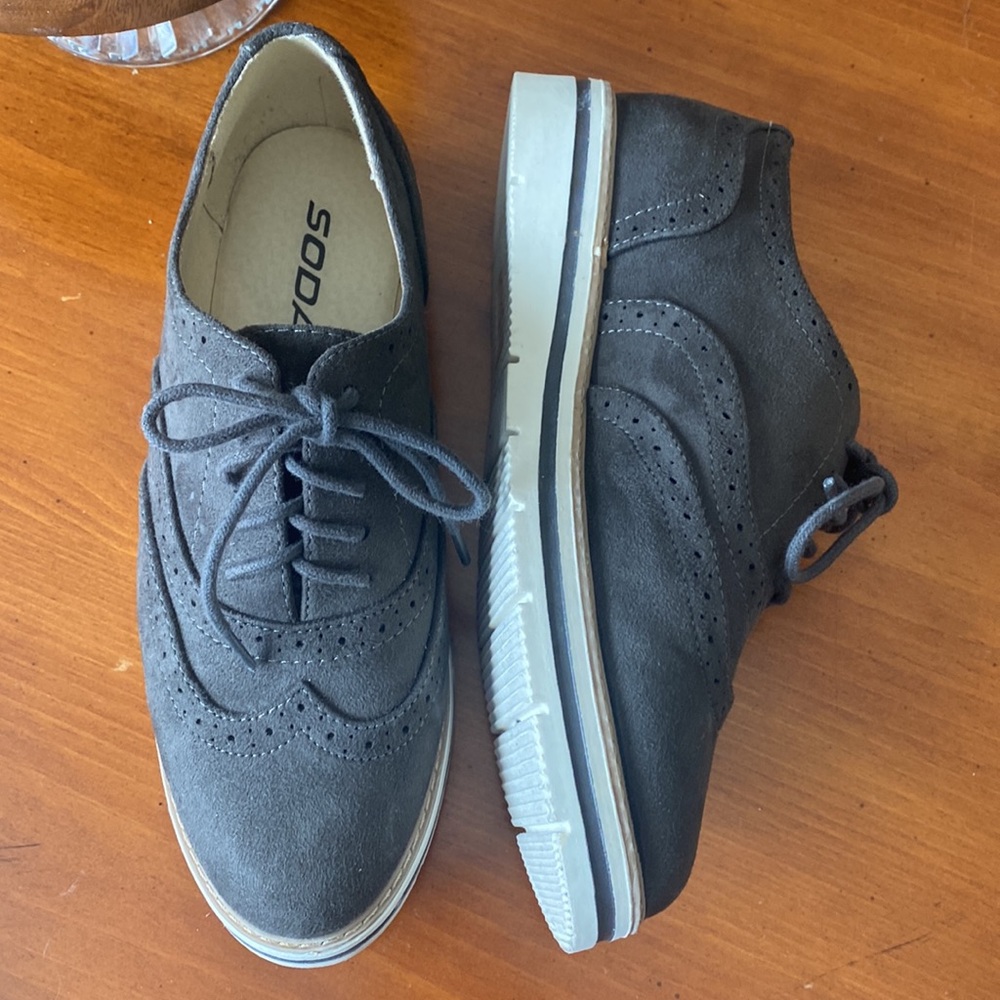 Soda EUC Grey manmade suede Wingtip size 7 1/2 Loafer ready to wear!